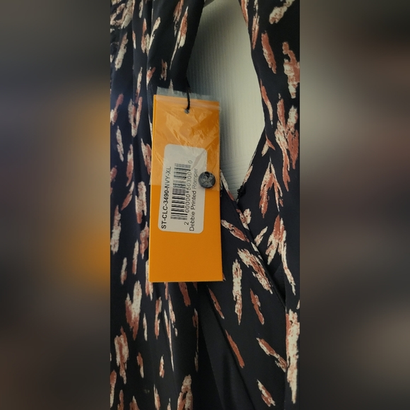 NWT Collective Concepts Navy Printed Romper Size XL - Picture 3 of 12